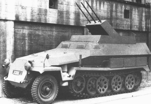 sdkfz251I21-3.jpg (61414 Byte)